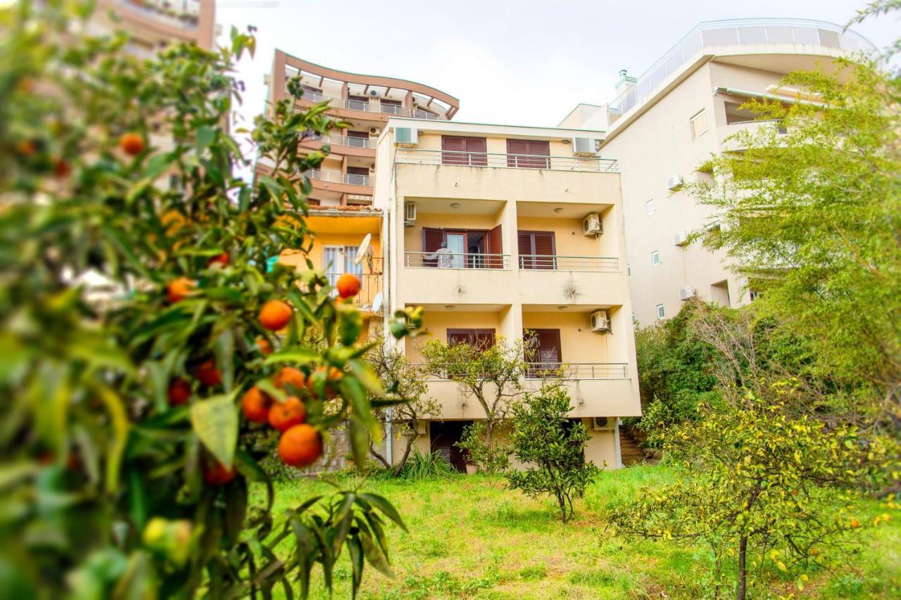 Guest House Mandarina 부드바 외부 사진