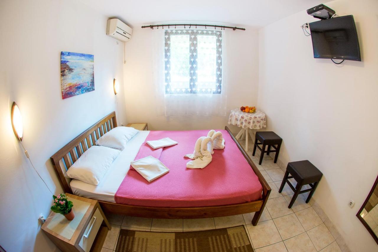 Guest House Mandarina 부드바 외부 사진