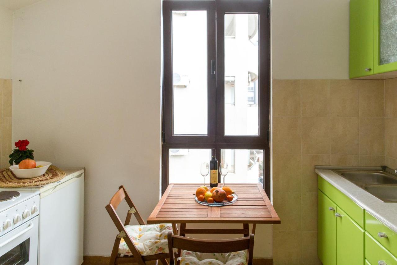 Guest House Mandarina 부드바 외부 사진