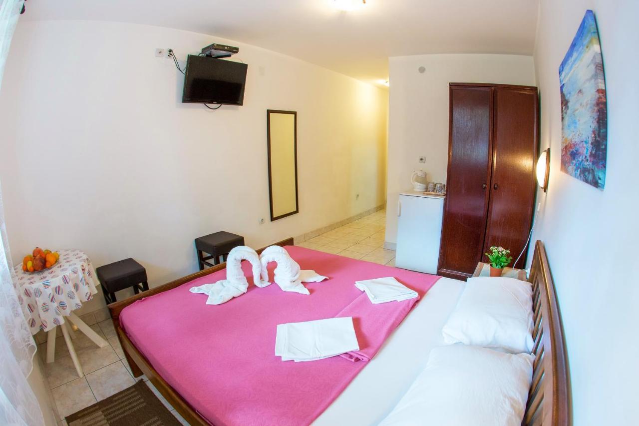 Guest House Mandarina 부드바 외부 사진