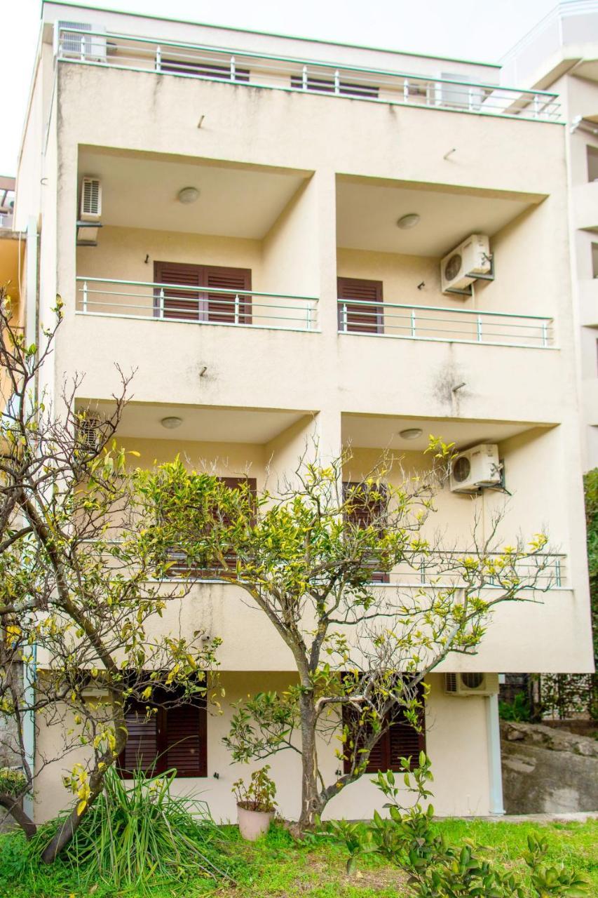 Guest House Mandarina 부드바 외부 사진