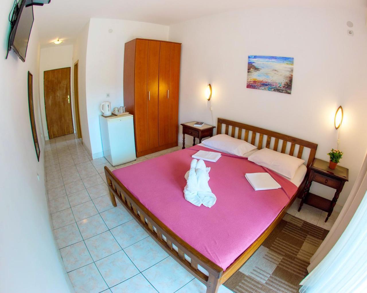 Guest House Mandarina 부드바 외부 사진